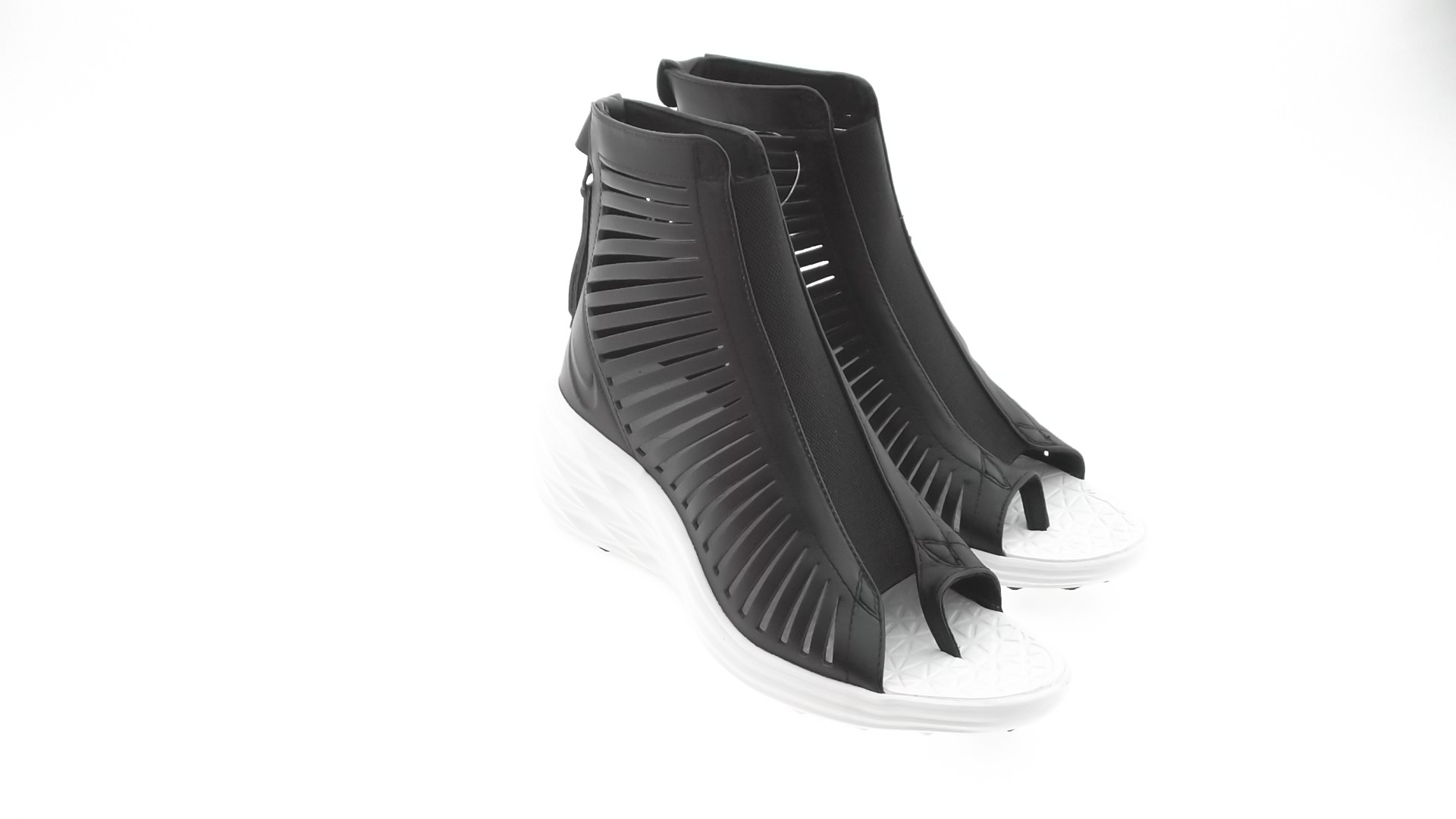 Nike Women Lunarsandiator Sky Hi (black / white)