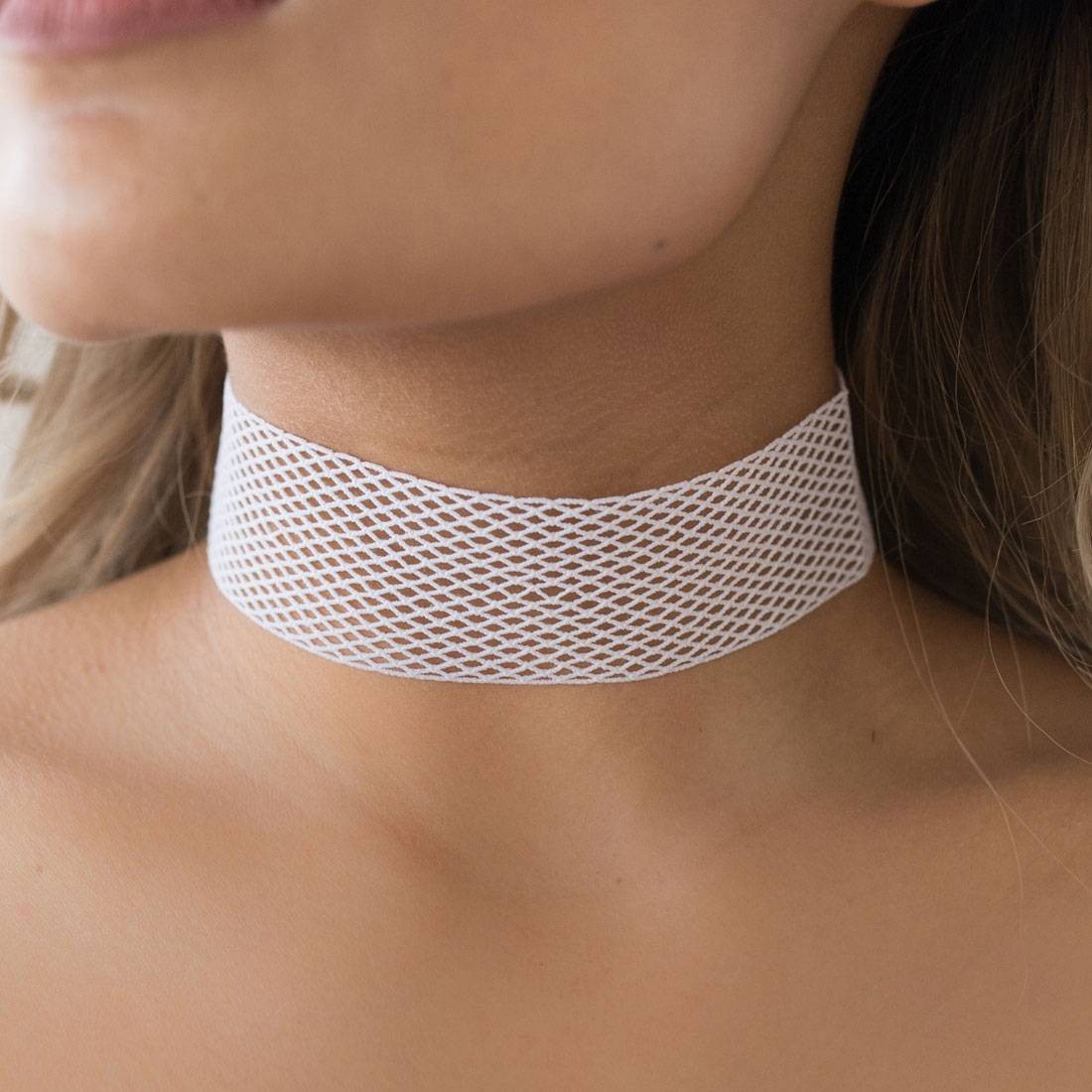 Strung Out Shop Cody Choker (white)