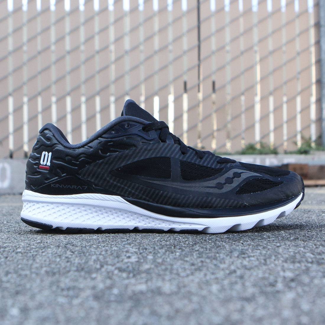 Saucony x Premier Men Kinvara 7 - Nightstrike (black)