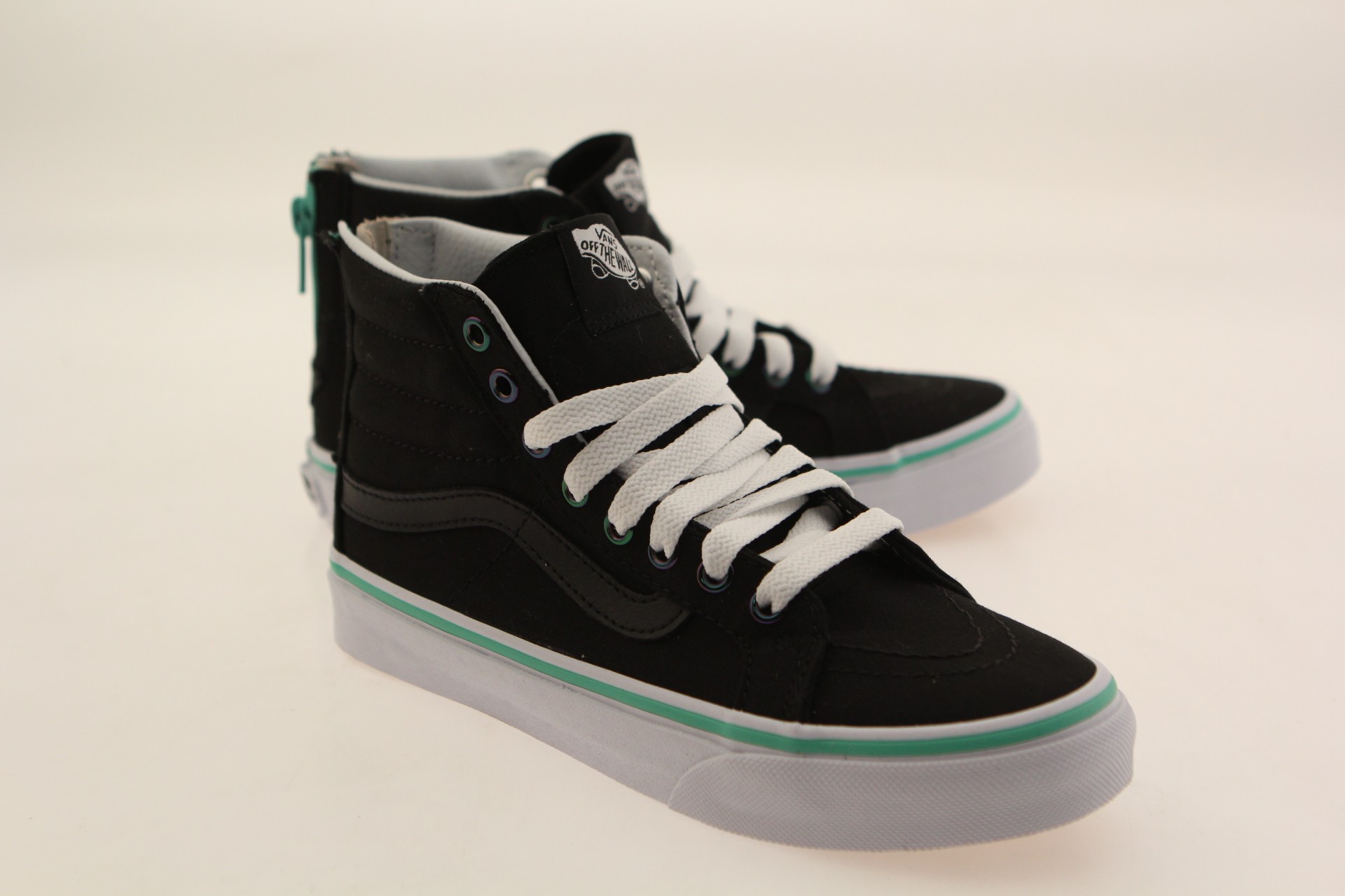 Vans Women SK8-Hi Slim Zip - Iridescent Eyelets (black)