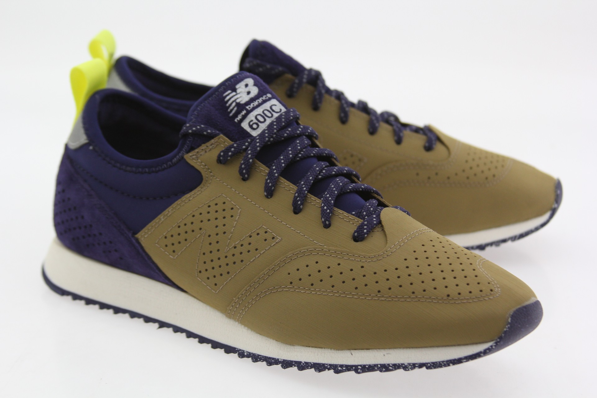 New Balance x Oshman's Men CM600CBP (brown / navy)
