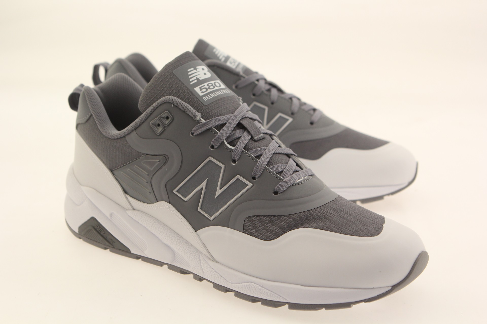 New Balance Men 580 Re-Engineered MRT580TF (gray / gunmetal / white)