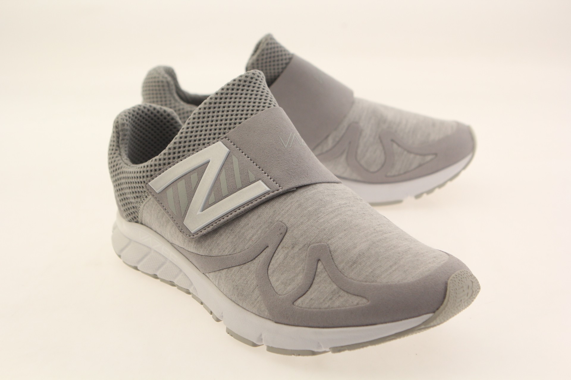 New Balance Men Vazee Rush Sweatshirt MLRUSHVG (gray / light grey / white)