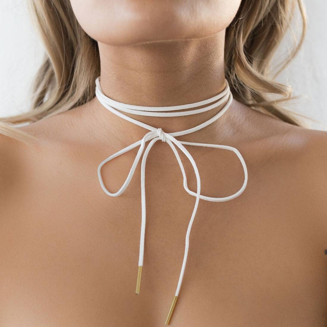 Strung Out Shop Meneka Choker (white / gold)