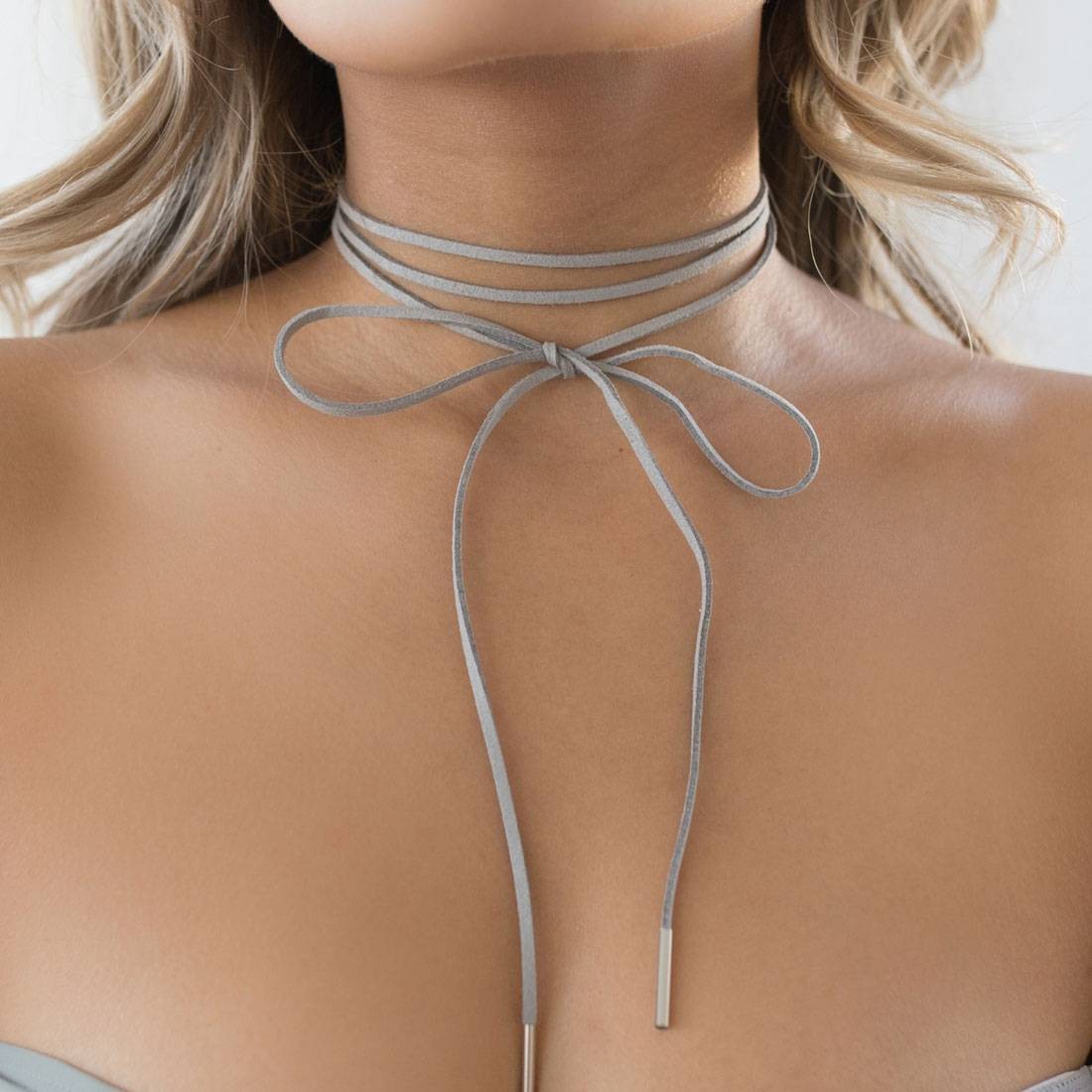 Strung Out Shop Navina Suede Choker (gray / silver)