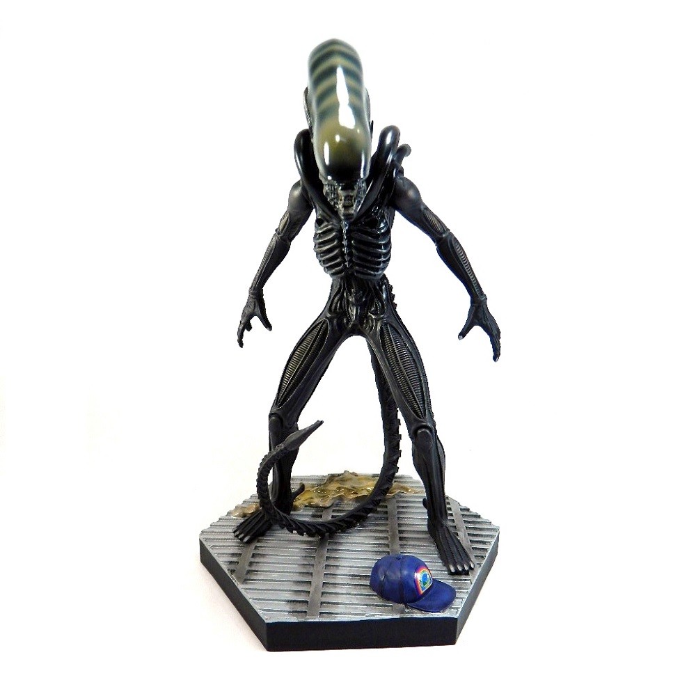 Alien Predator Fig Special #1 Mega Alien Xenomorph Statue (black)