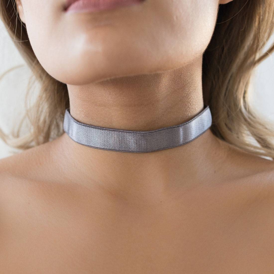 Strung Out Shop Rasine Choker (gray / smoke)