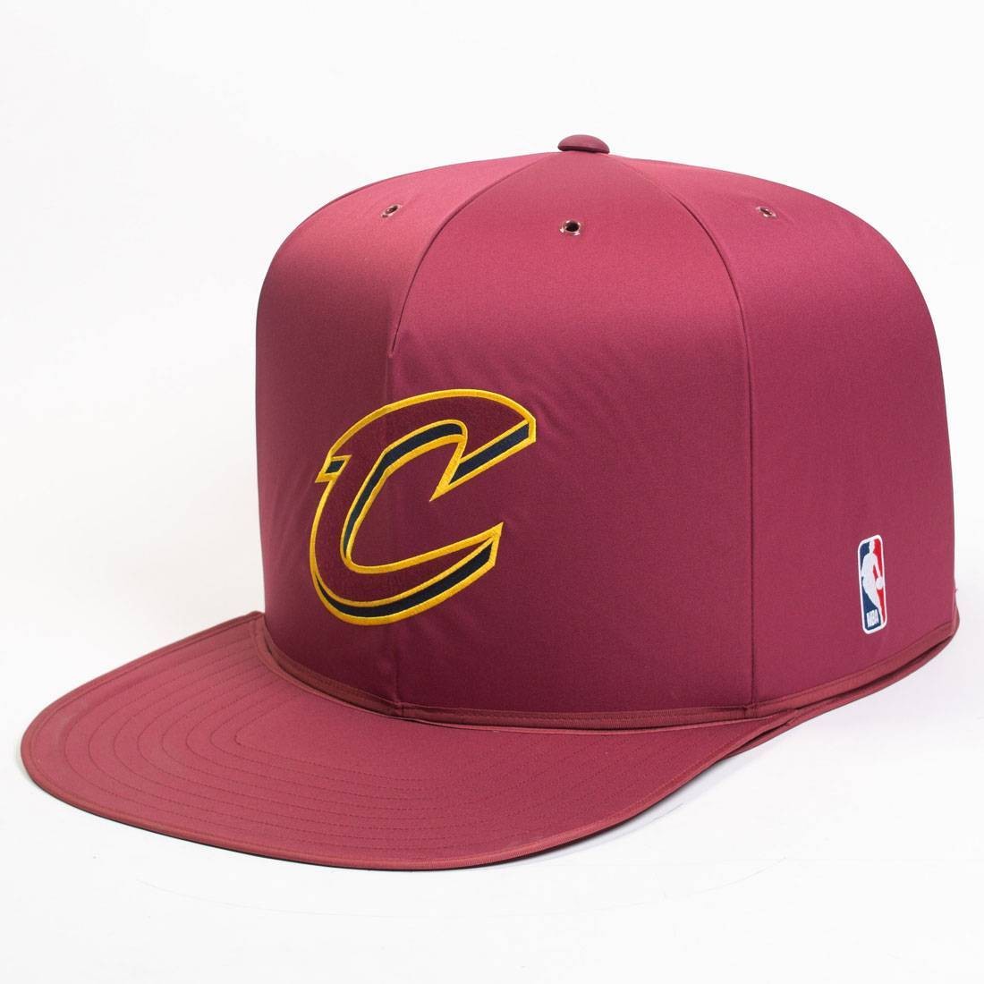 Nap Cap x NBA Cleveland Cavaliers Indoor Pet House (burgundy)