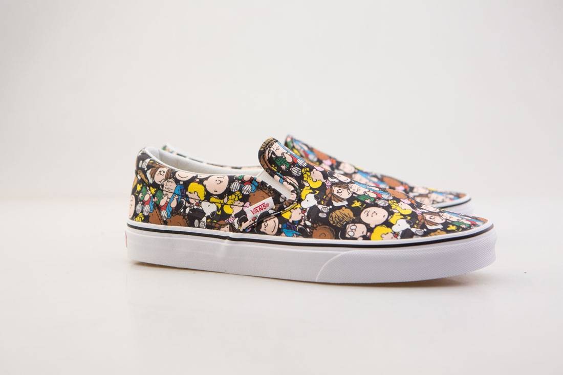 Vans x Peanuts Men Classic Slip-On - The Gang (black)