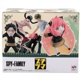 MegaHouse Petitrama Series Spy x Family In The Box Set of 4 Figures (multi)